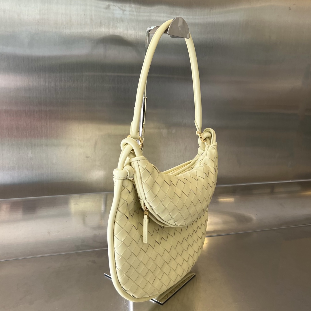 Medium Gemelli Intrecciato Leather Shoulder Bag Cream